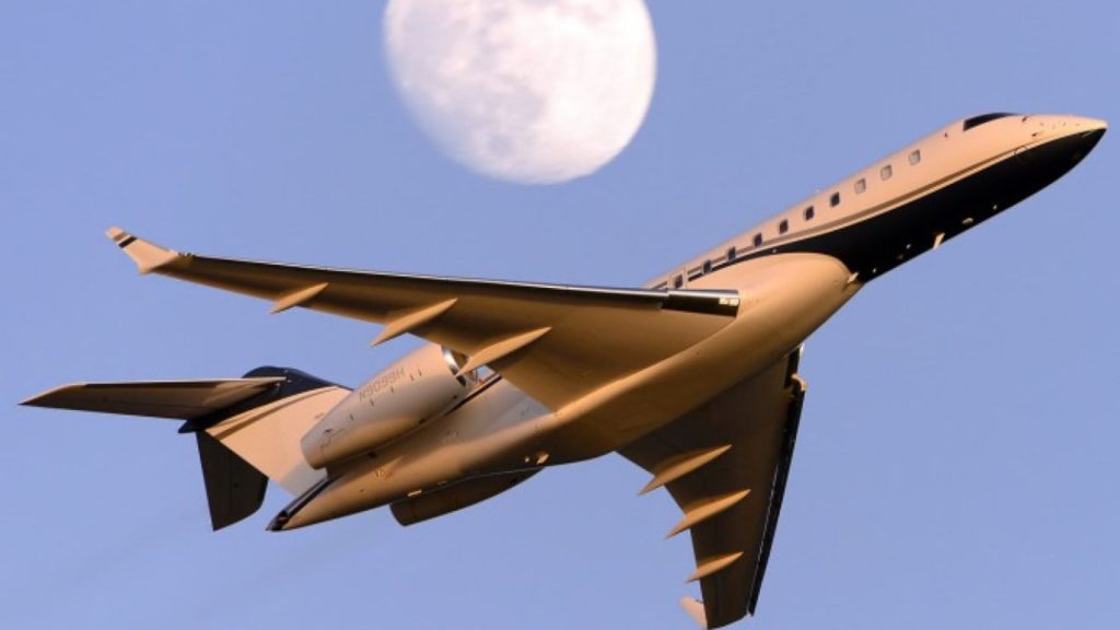 Bombardier Global 6000 - flying through the sky
