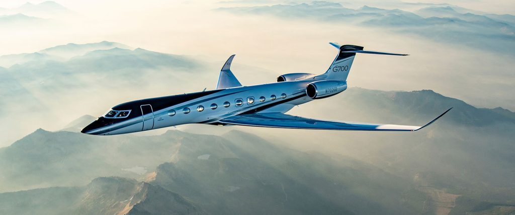 Gulfstream G700 in the sky private jets